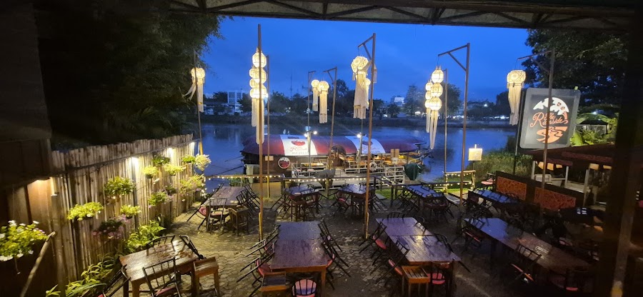 The Riverside Bar, Chiang Mai