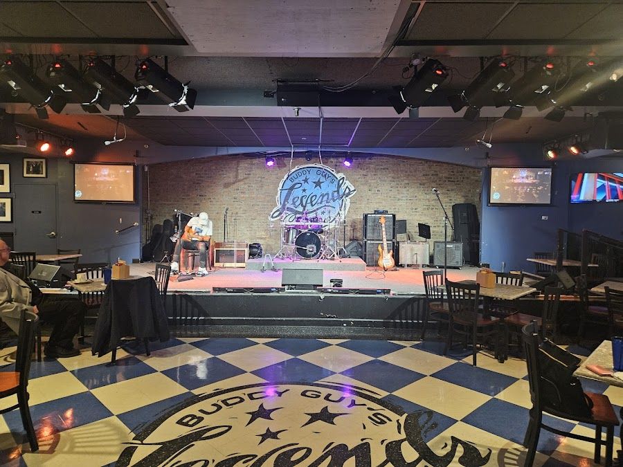 Buddy Guy's Legends bar service