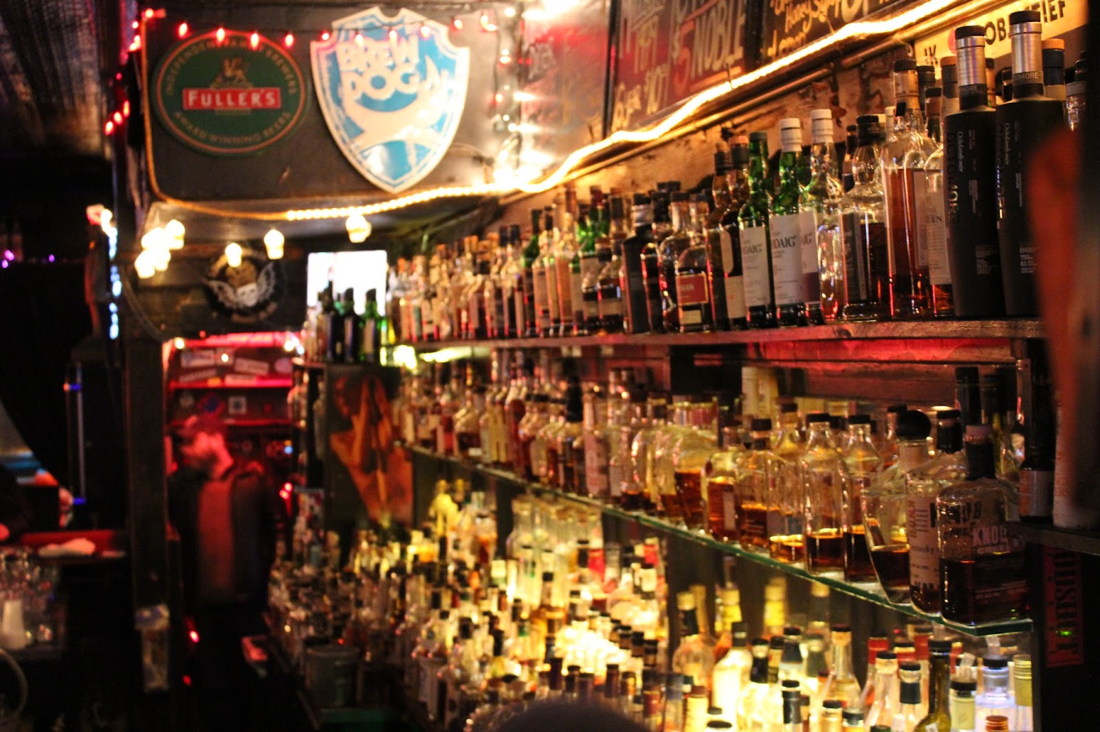 Delilah's Chicago bar interior