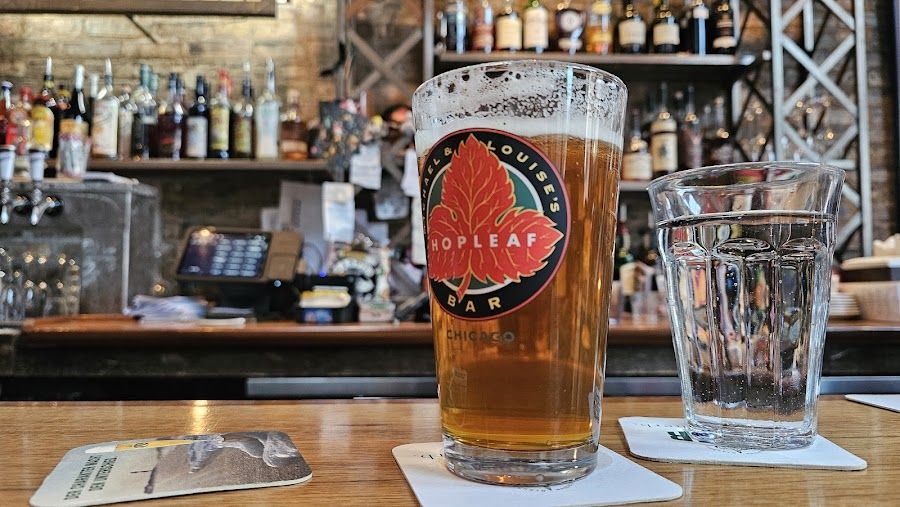 Hopleaf Bar Andersonville atmosphere