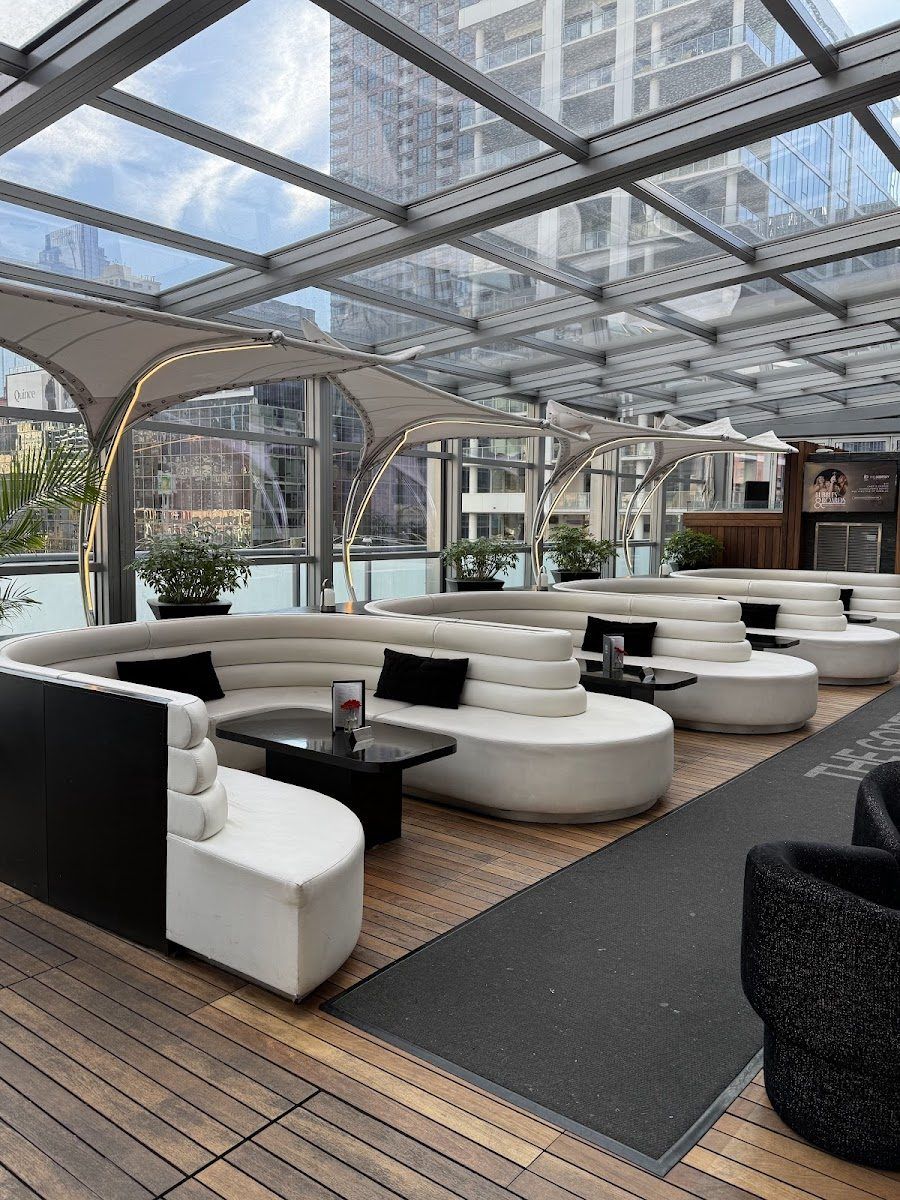 I|O Godfrey Rooftop bar service