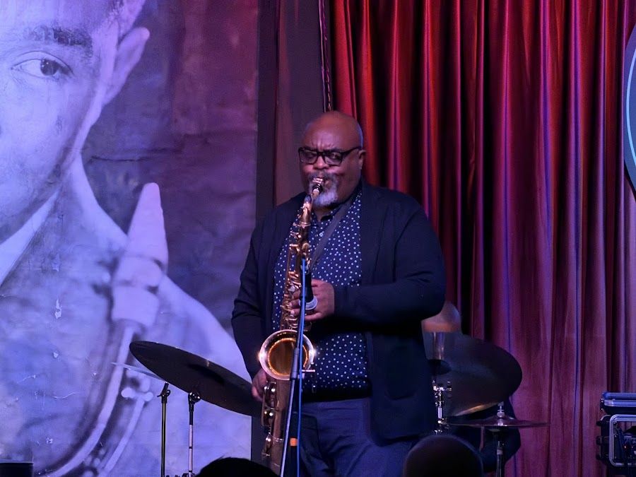 Jazz Showcase bar service