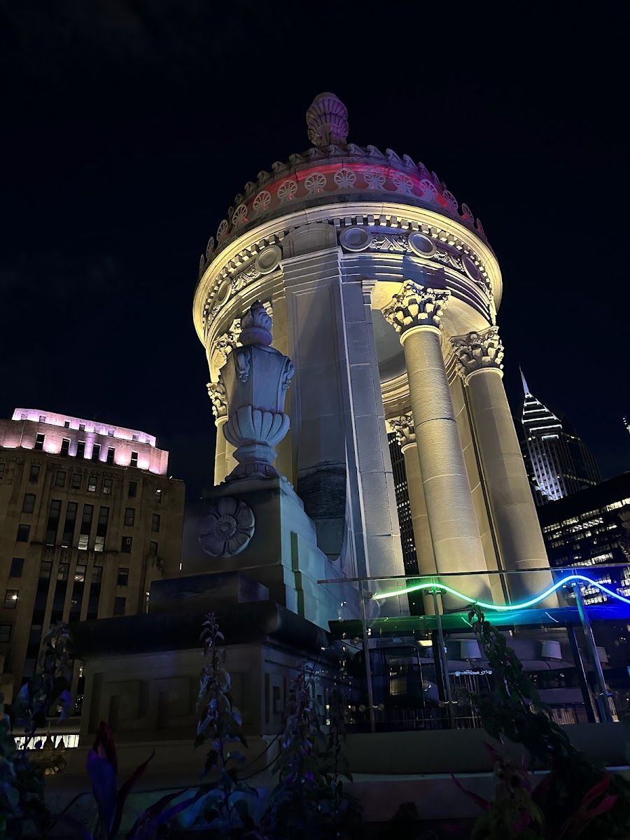 LH Rooftop bar service