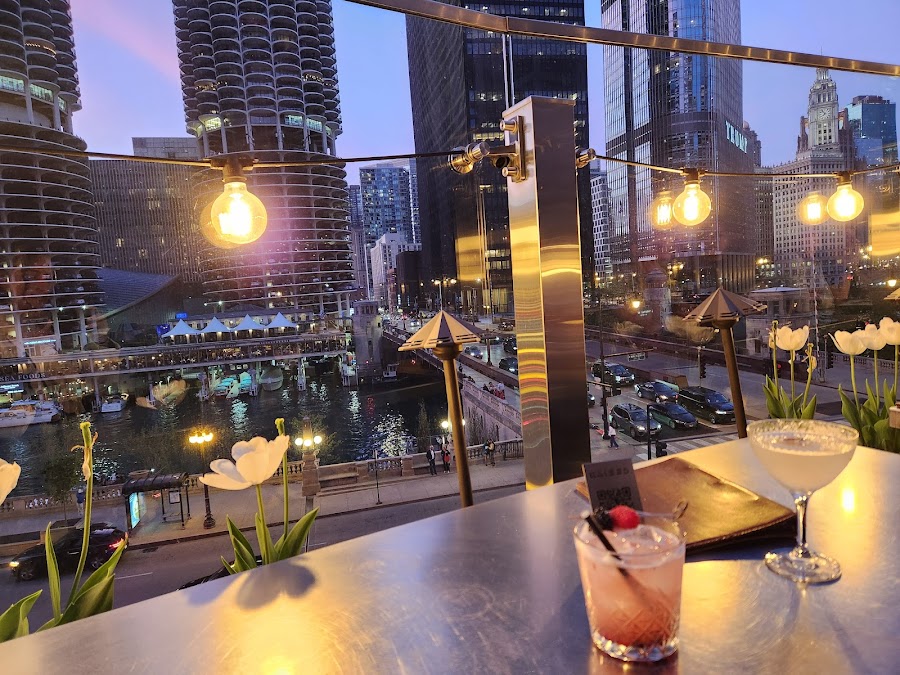 Raised Urban Rooftop Bar, Chicago