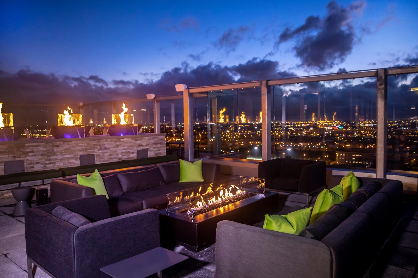 Vu Rooftop Chicago bar interior