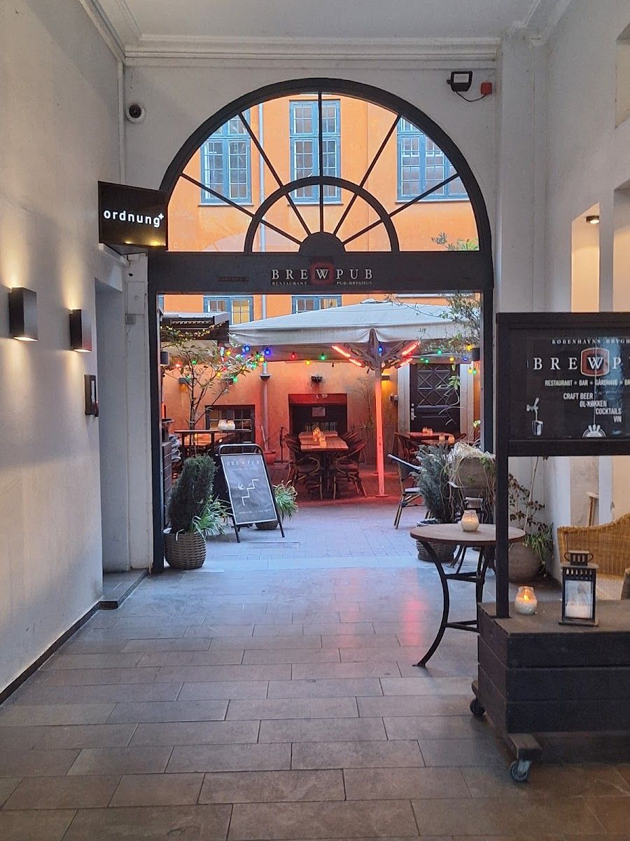 BrewPub Kobenhavn bar service