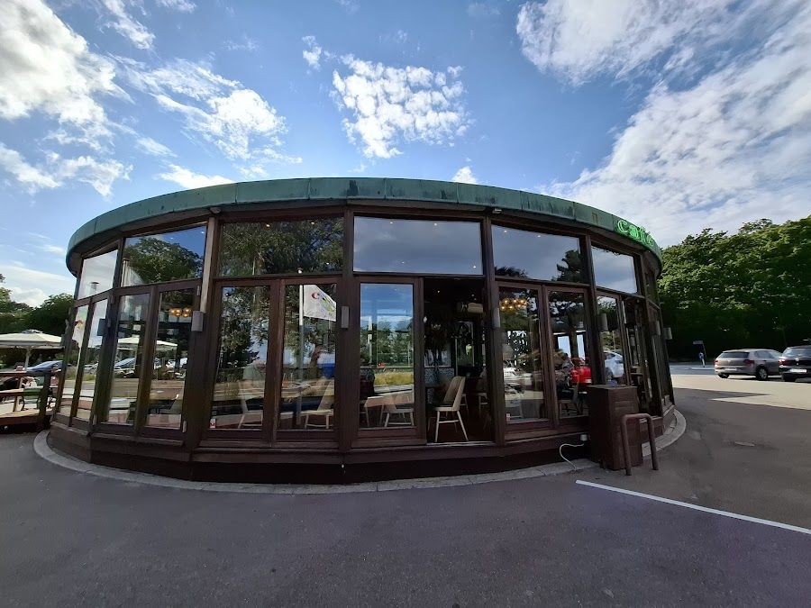 Cafe Jorden Rundt Charlottenlund atmosphere