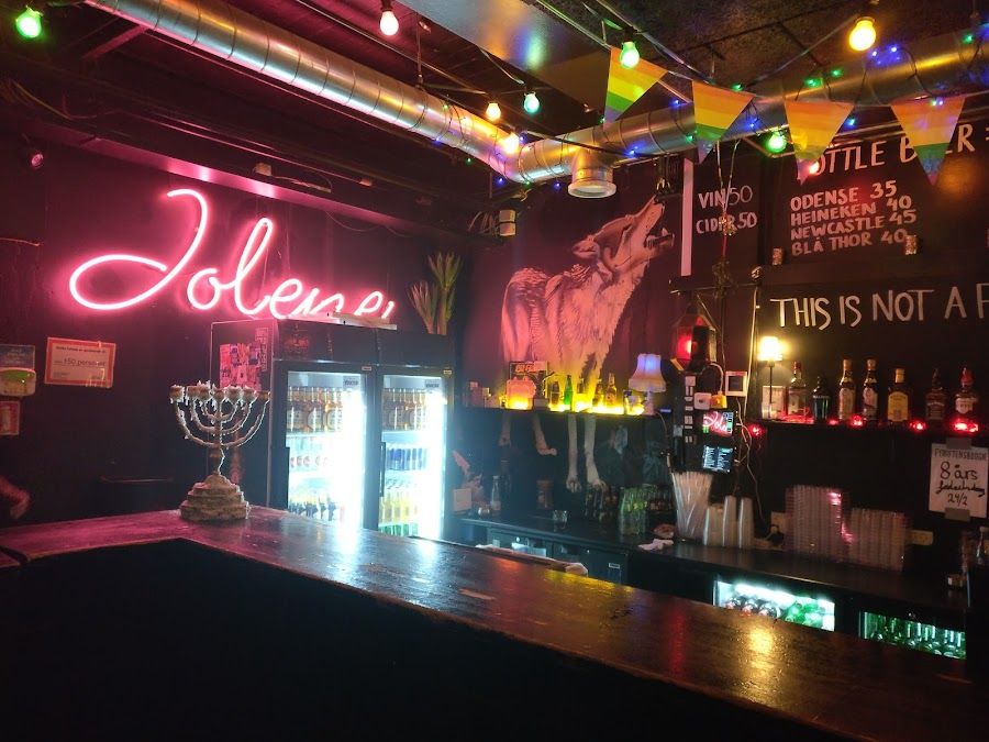 Jolene Bar cocktail at the bar