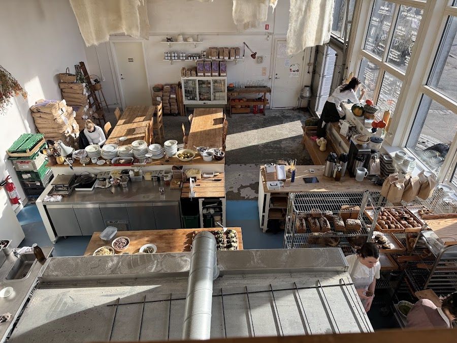 Lille Bakery Refshaleoen atmosphere