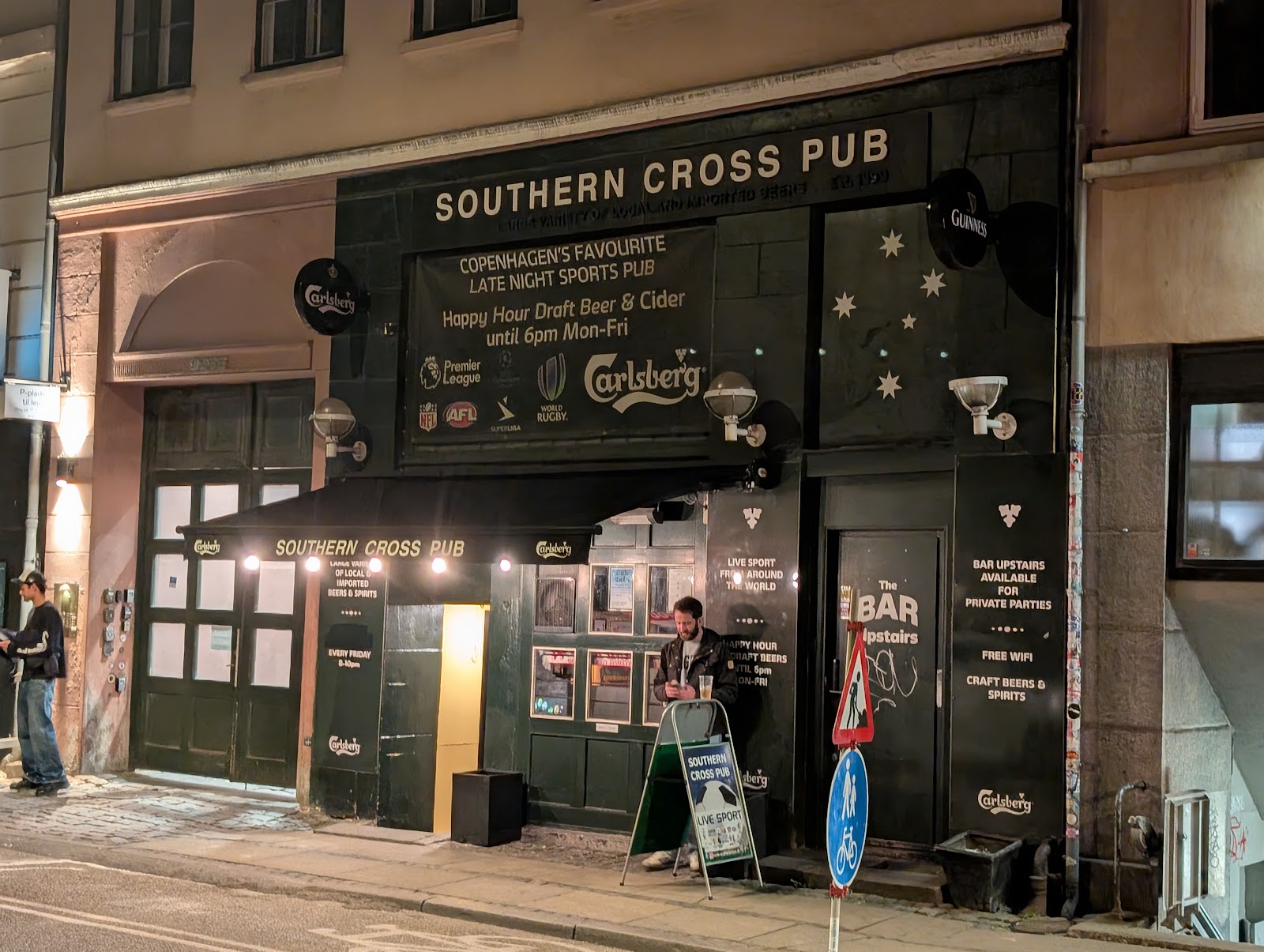 Cocktails and glassware at Southern Cross Pub