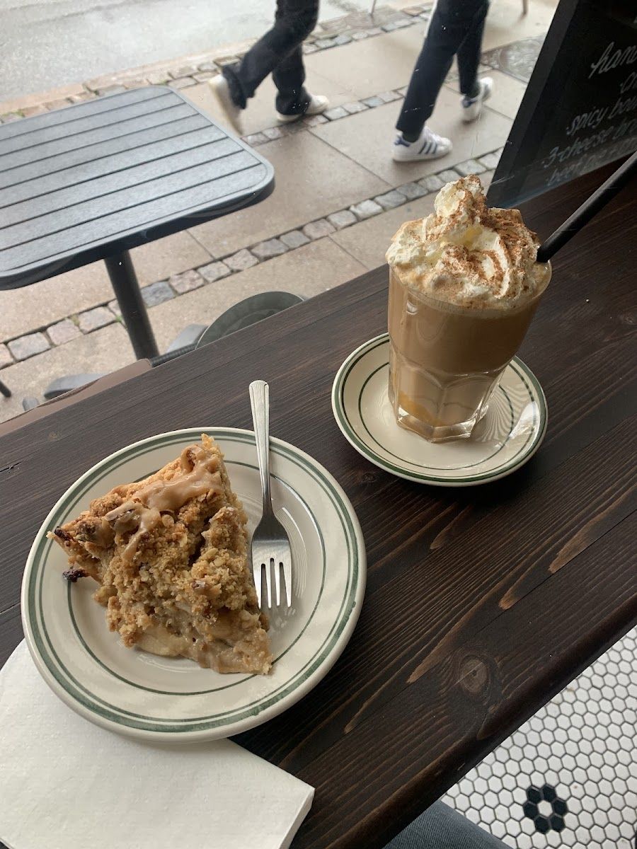 The American Pie Bar bar service