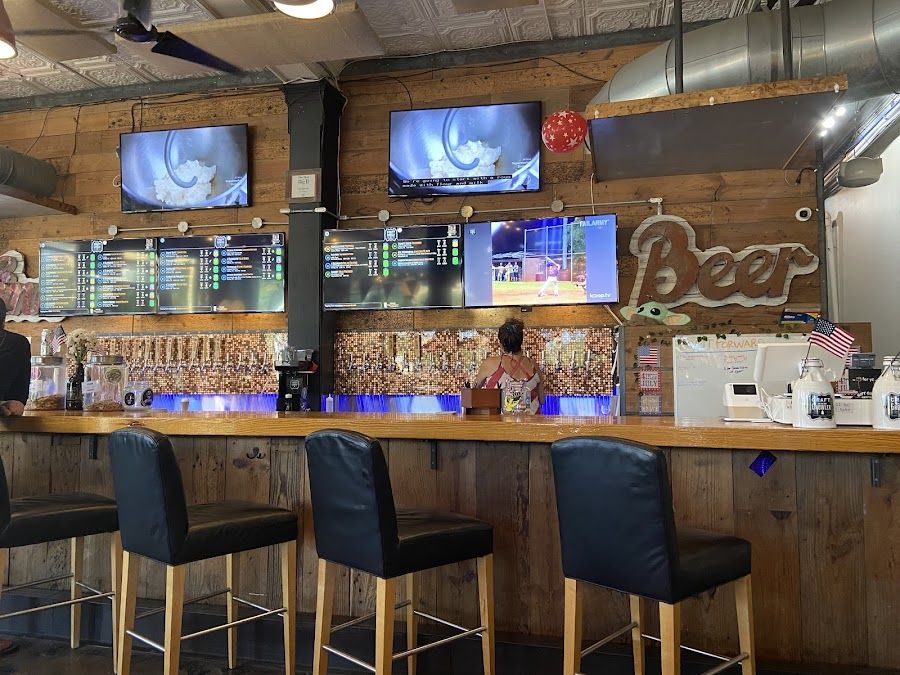Craft &amp; Growler, Dallas