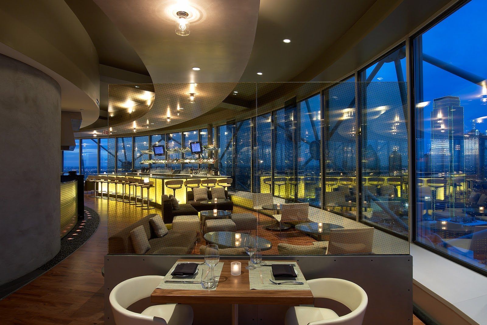 Five Sixty by Wolfgang Puck Dallas bar interior