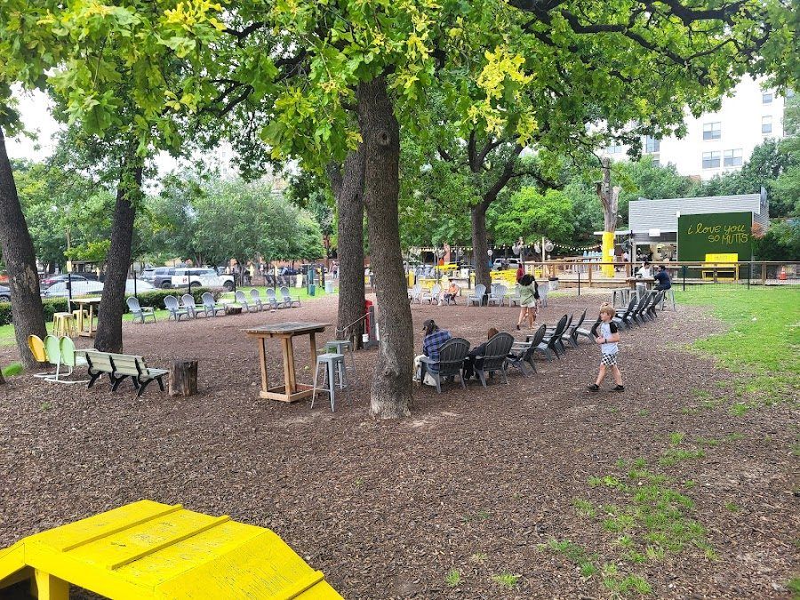 Mutts Canine Cantina Uptown atmosphere