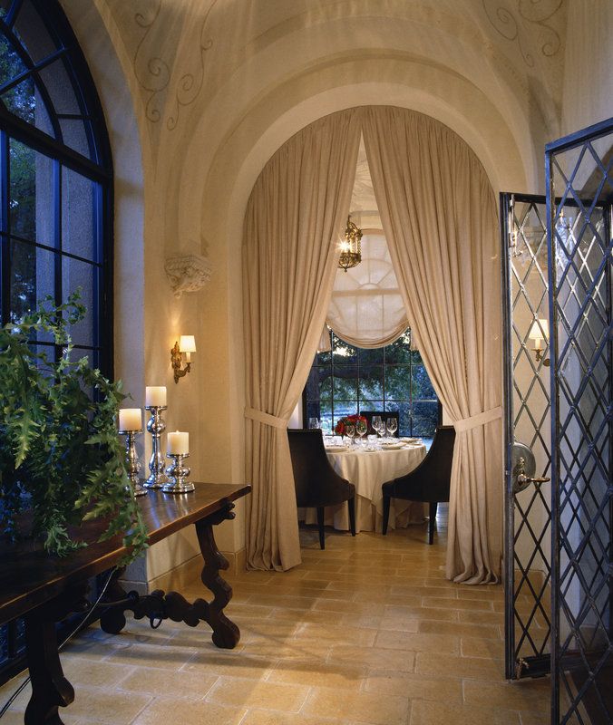 Mansion on Turtle Creek Bar (Date Night) bar service