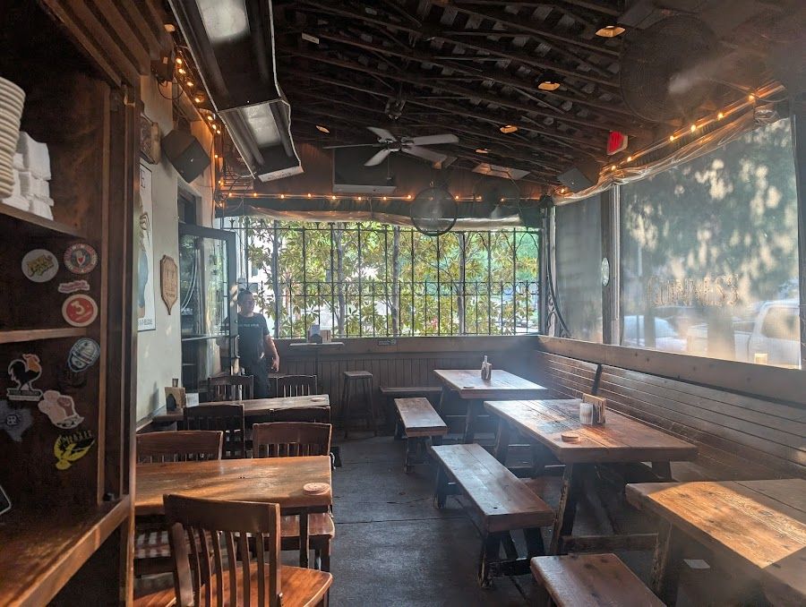 The Old Monk Lower Greenville atmosphere