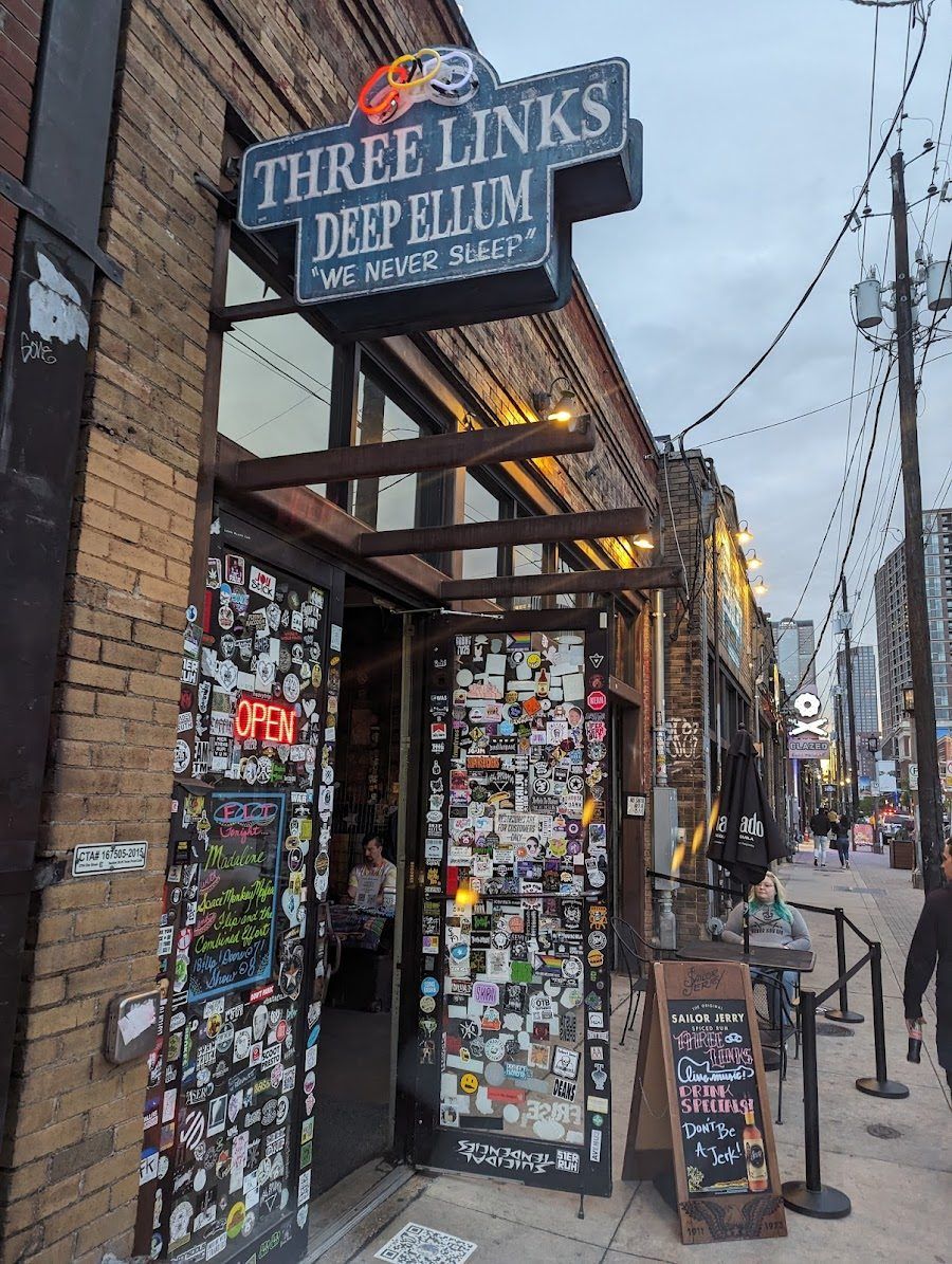 Three Links, Dallas