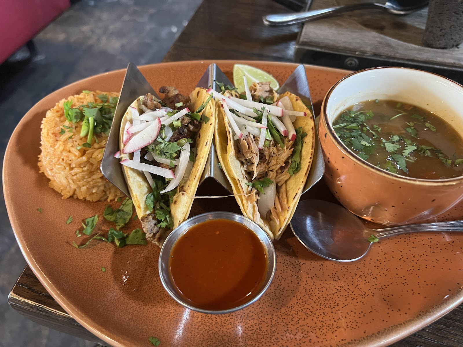Vidorra, Dallas
