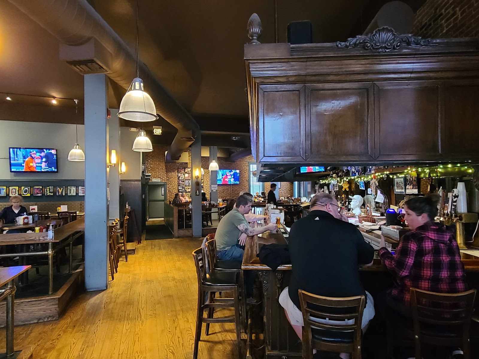 Tom's Watch Bar