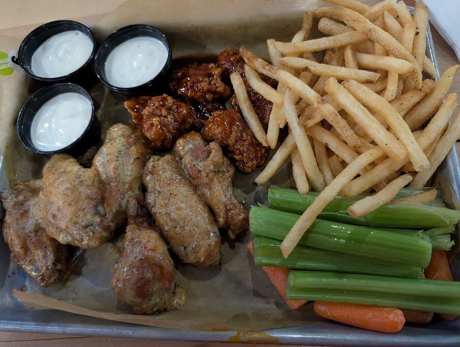 Buffalo Wild Wings Downtown bar service