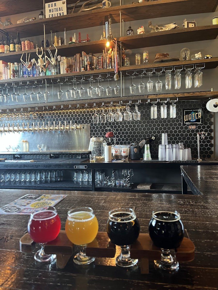 Our Mutual Friend Brewing Five Points atmosphere