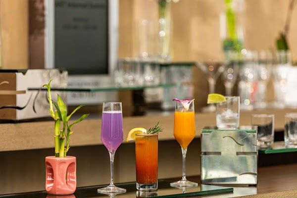 Peaks Lounge at Hyatt Regency Denver