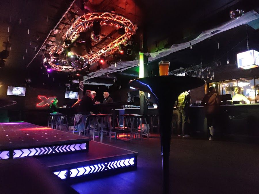 X Bar Capitol Hill atmosphere
