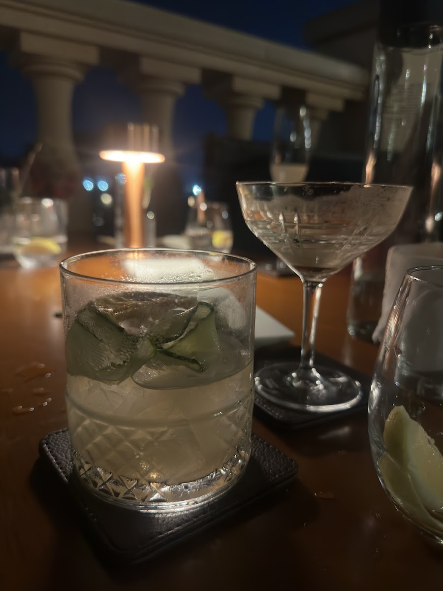Library Bar, Dubai