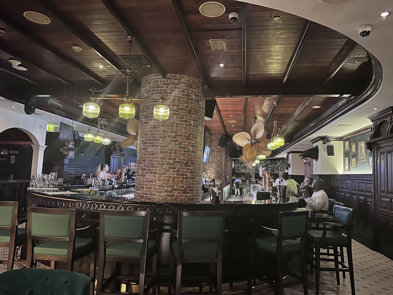 Long's Bar, Dubai