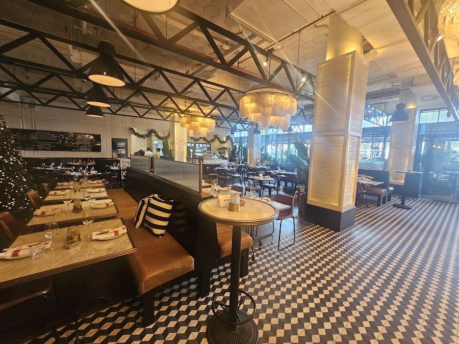 MAINE Mayfair JBR atmosphere