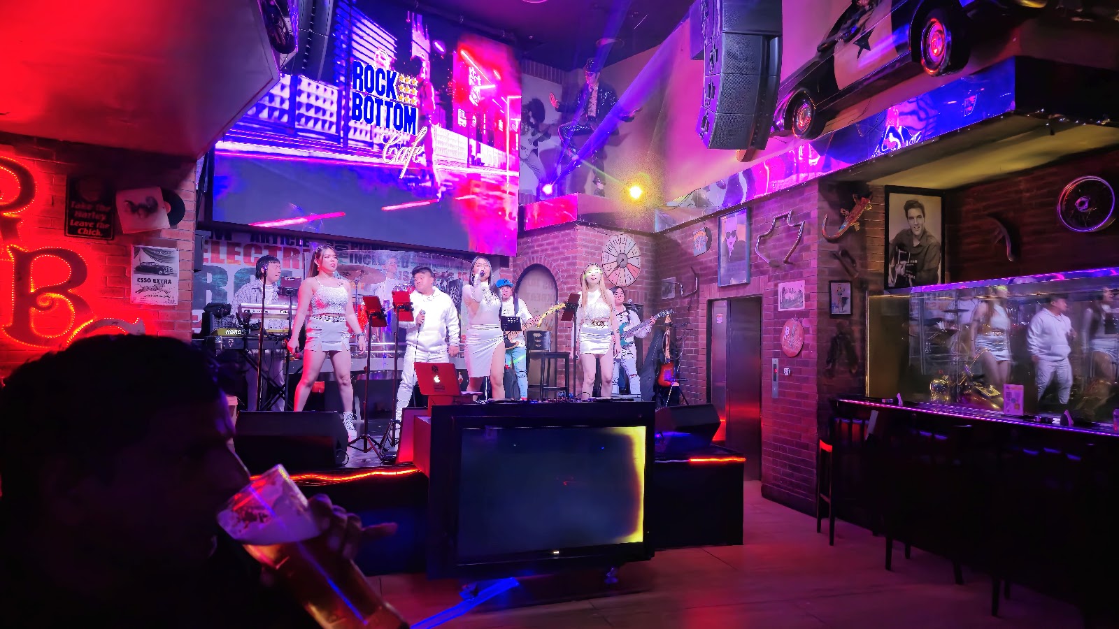 Rock Bottom Cafe, Dubai