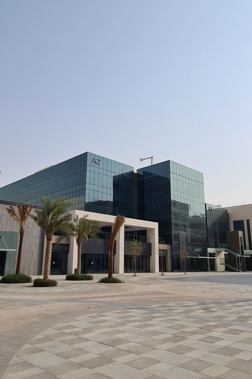 Societe, Dubai