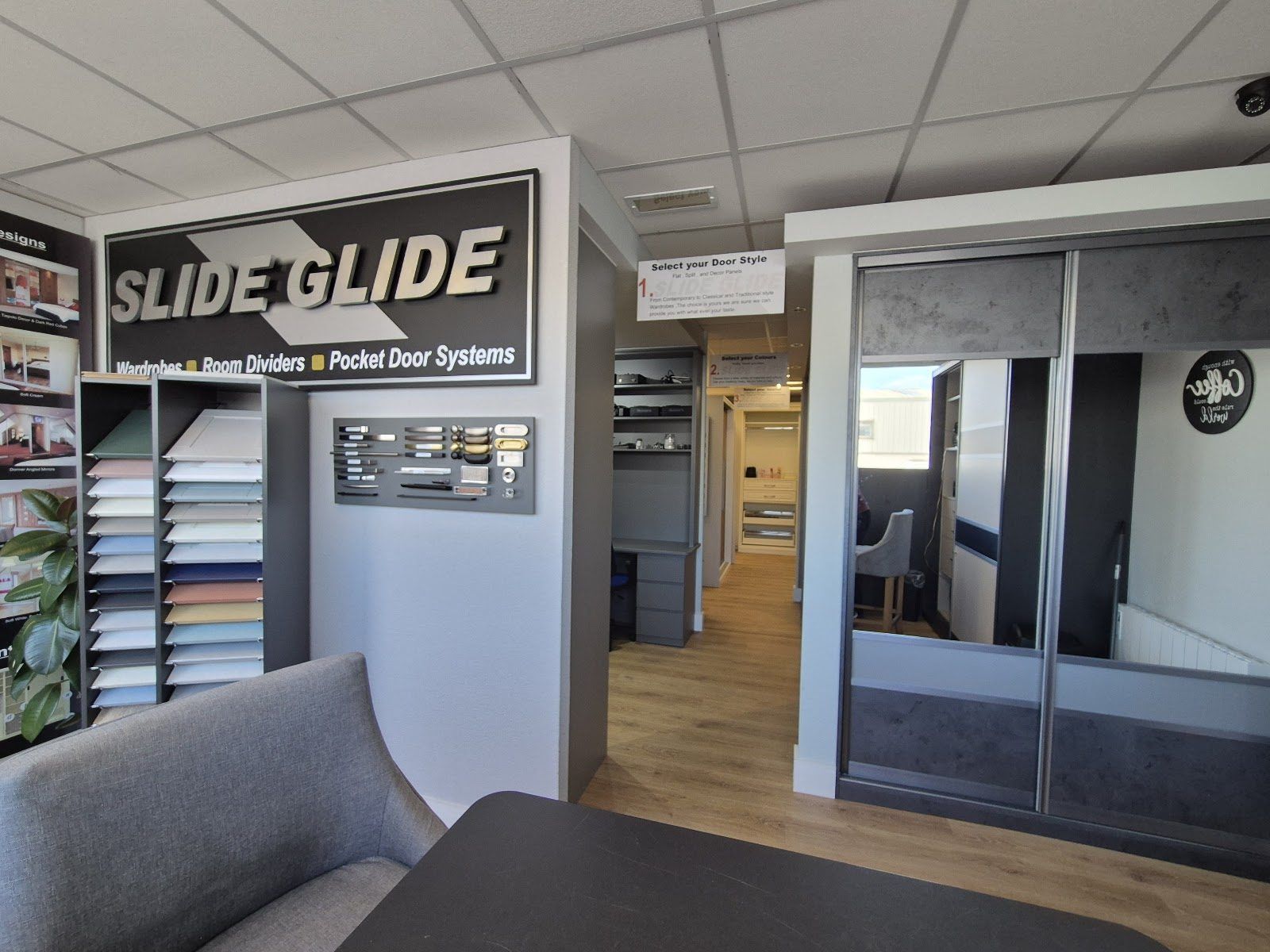 The Sliding Door, Dublin