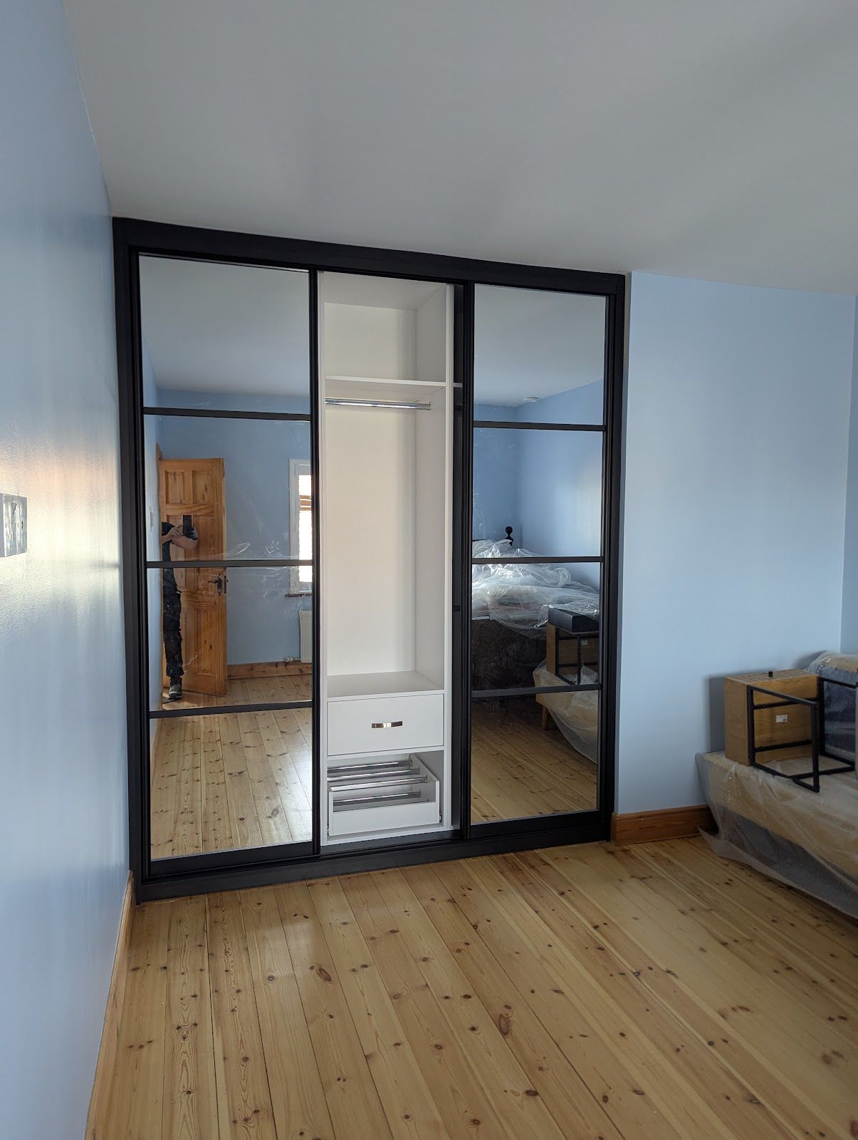 The Sliding Door, Dublin