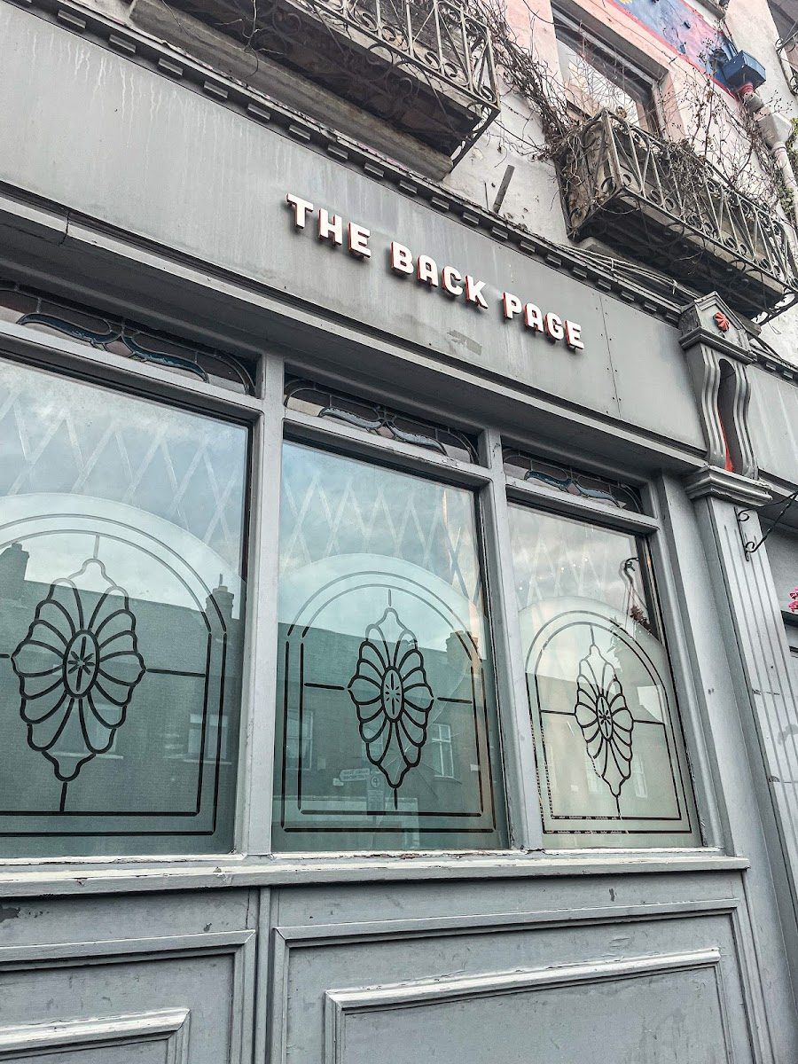 The Back Page Pub bar service