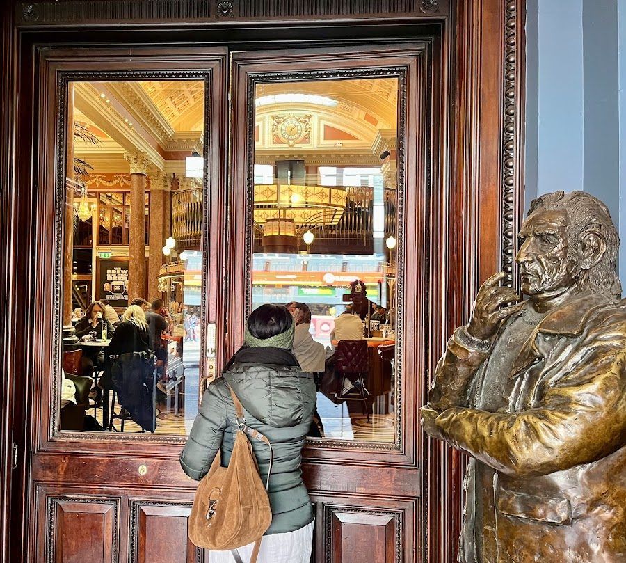 The Bank on College Green bar service