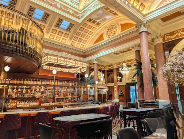 Grogan's Castle Lounge Dublin