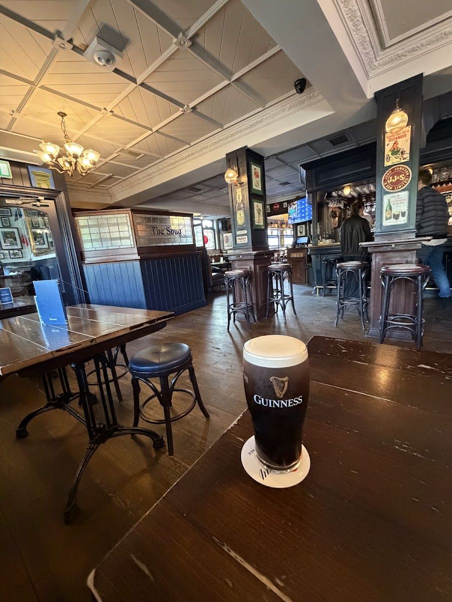 The Bath Pub bar service