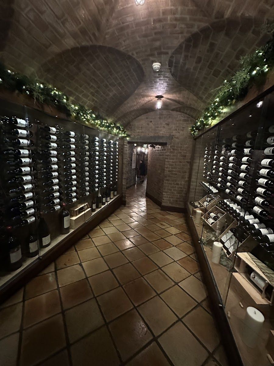 The Cellar Bar at Merrion Hotel bar service