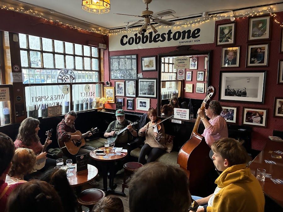 The Cobblestone Dublin interior
