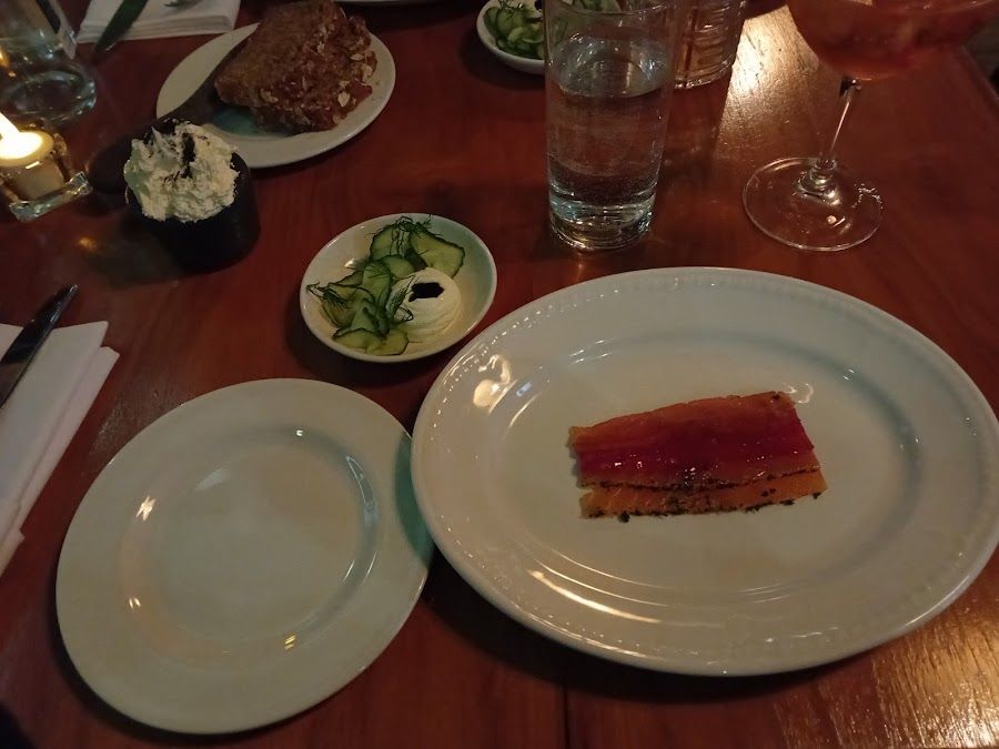 The Pig's Ear bar service