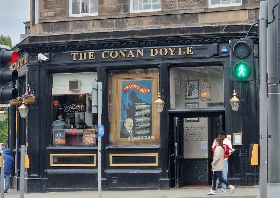 Conan Doyle bar service