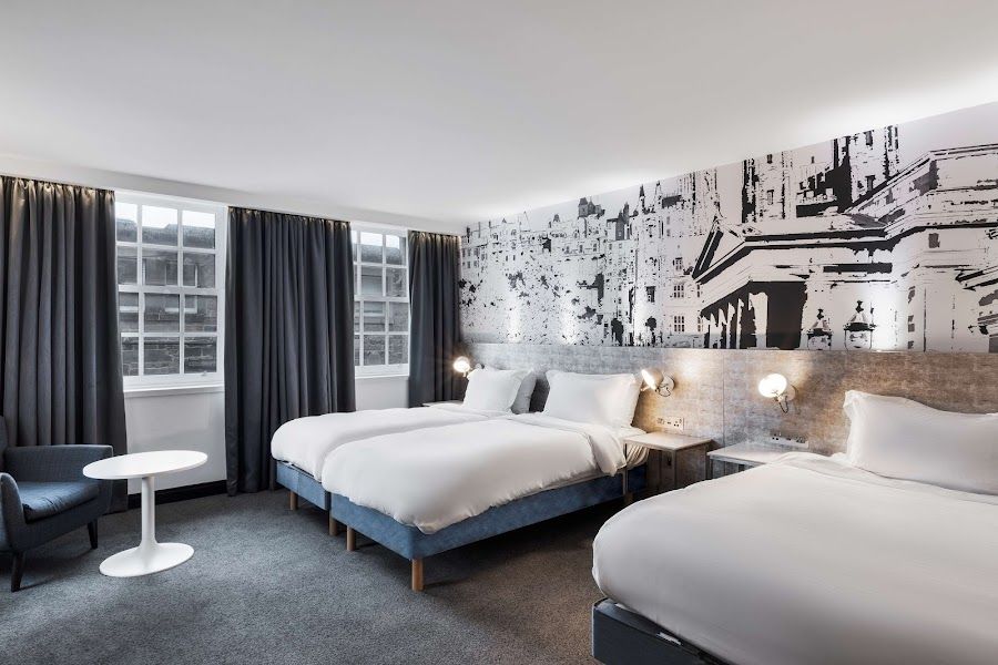 The Roof at the Radisson Edinburgh interior
