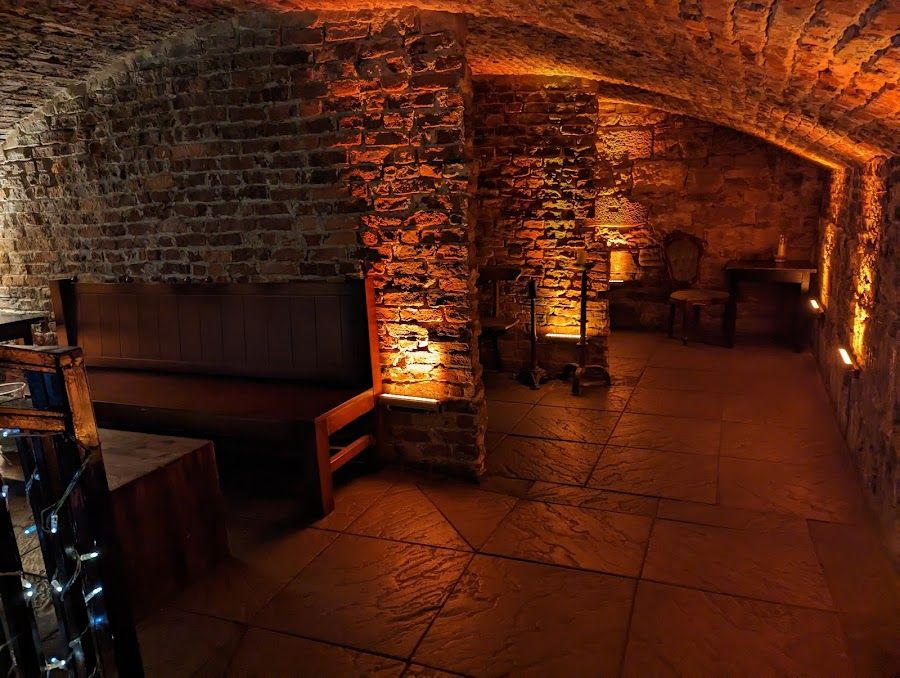 The Caves Old Town atmosphere