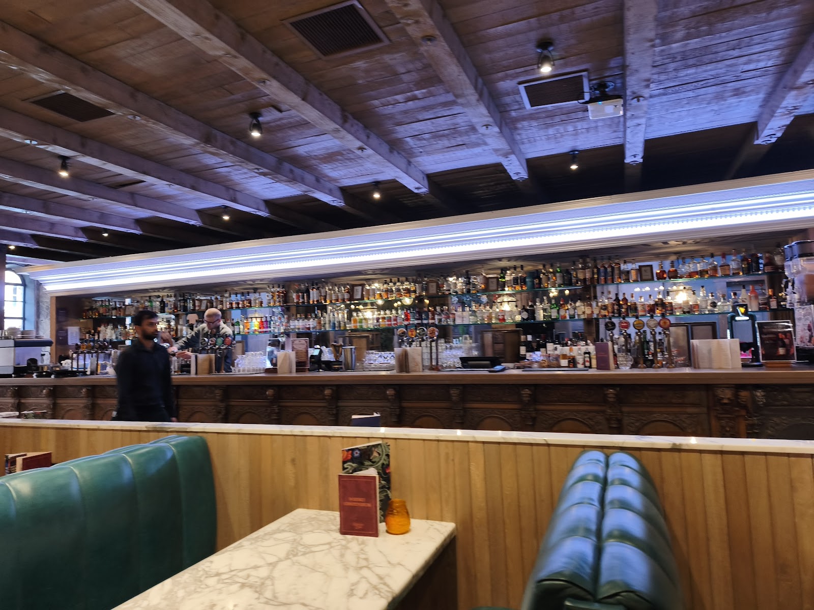 The Ghillie Dhu, Edinburgh