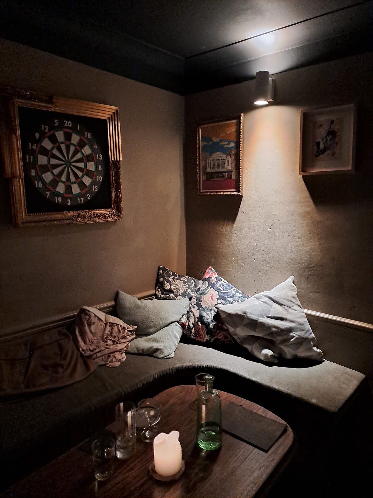 Ryrie's Bar