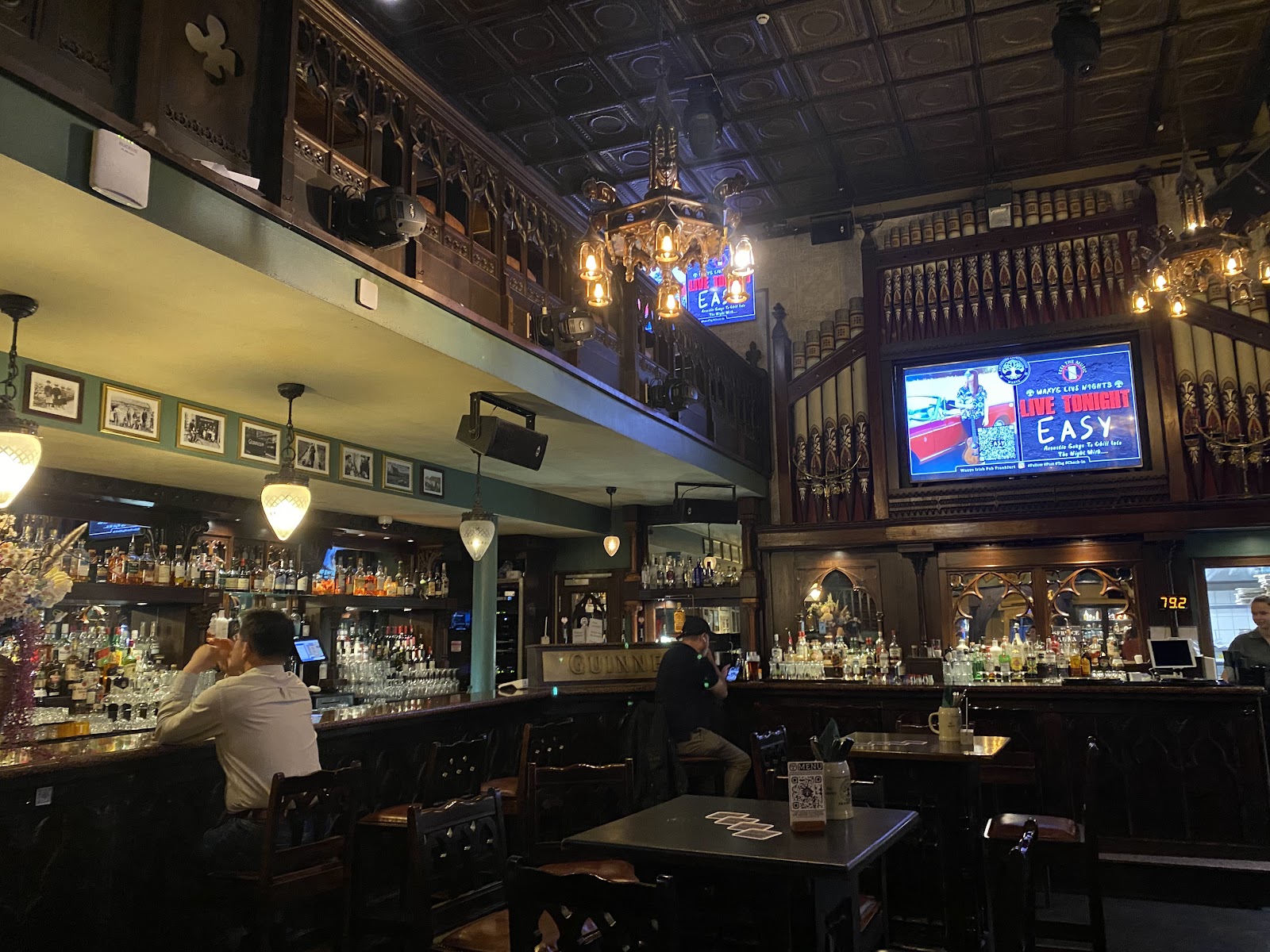 Waxy's Irish Bar interior 4