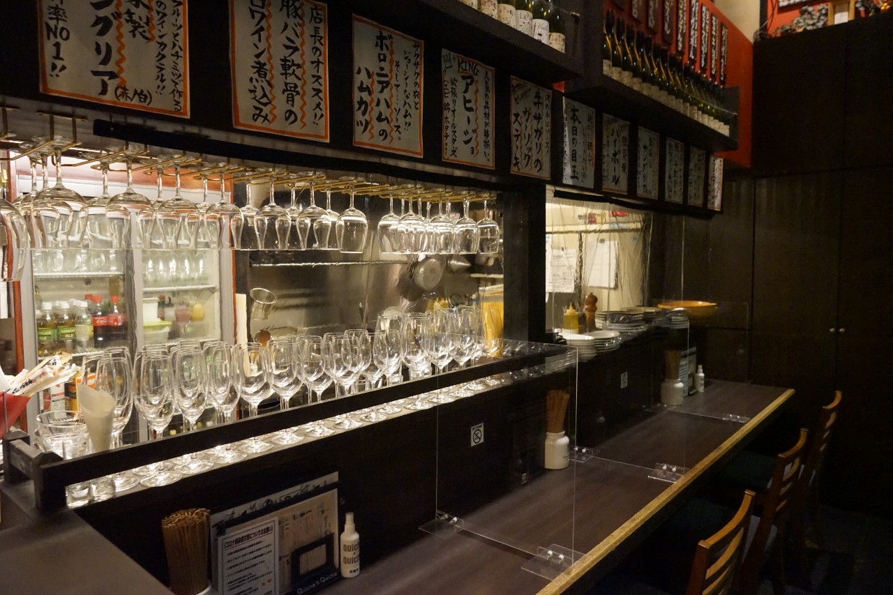 Wine Bar Sakura Fukuoka bar interior