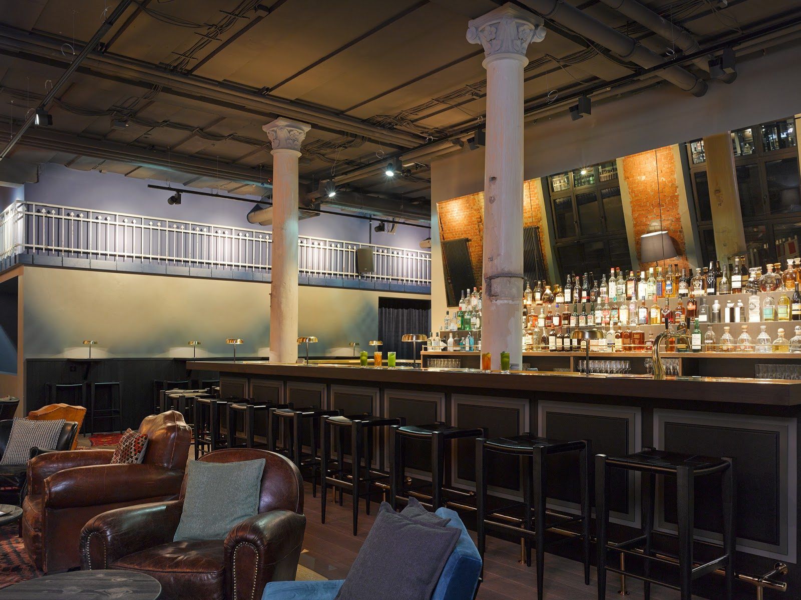 Bar am Wasser Hafencity Hamburg bar interior