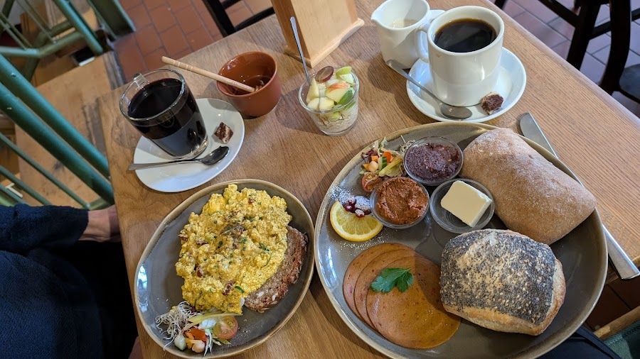 Cafe Koppel bar service